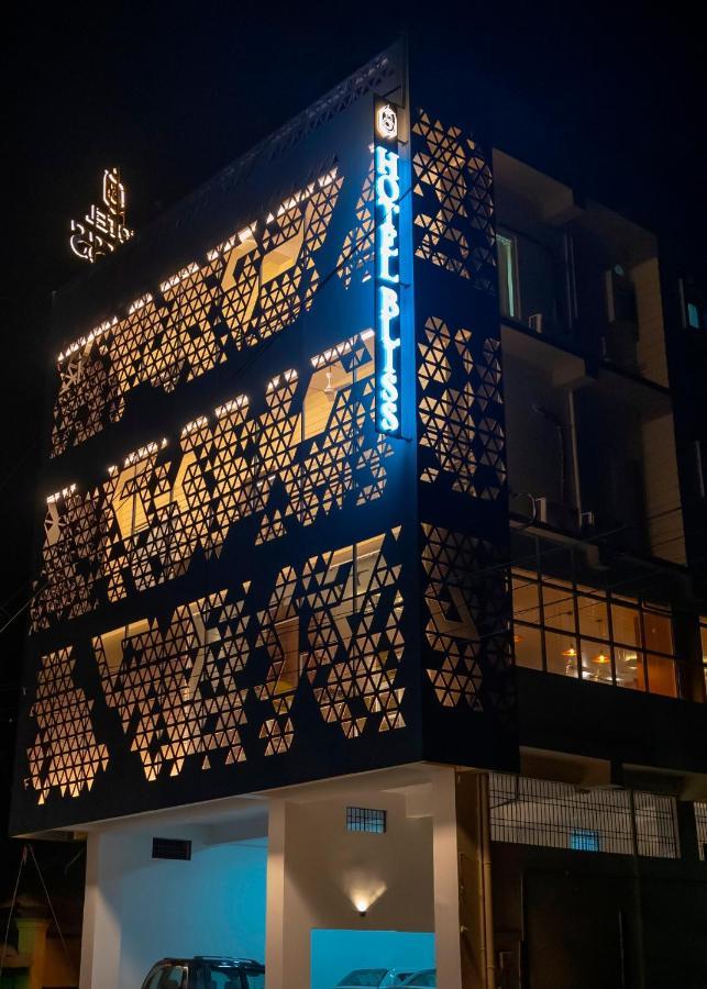 Hotel Bliss Jorhāt Exteriör bild